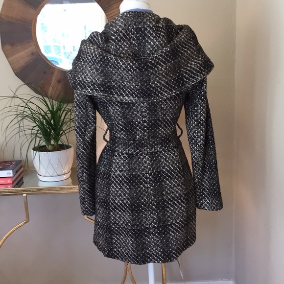 Classic tweed coat, NWOT! - Picture 5 of 6